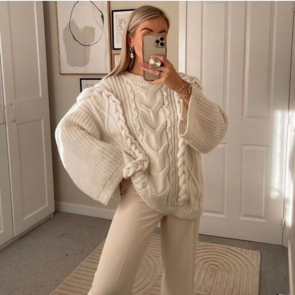 H&M Wool Blend Oversized Cottage Core Cozy Cable Knit Sweater - Cream